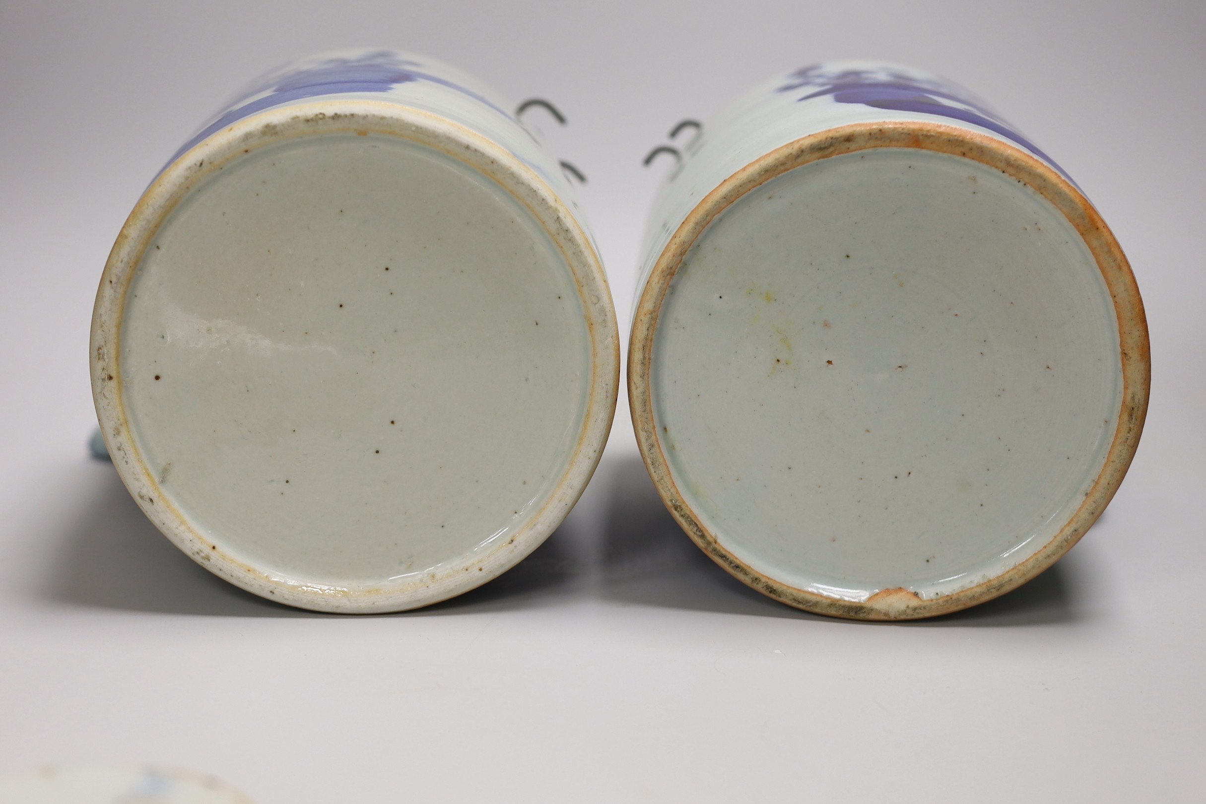 Two large Chinese blue and white teapots and covers, early 20th century, 19.5cm tall
